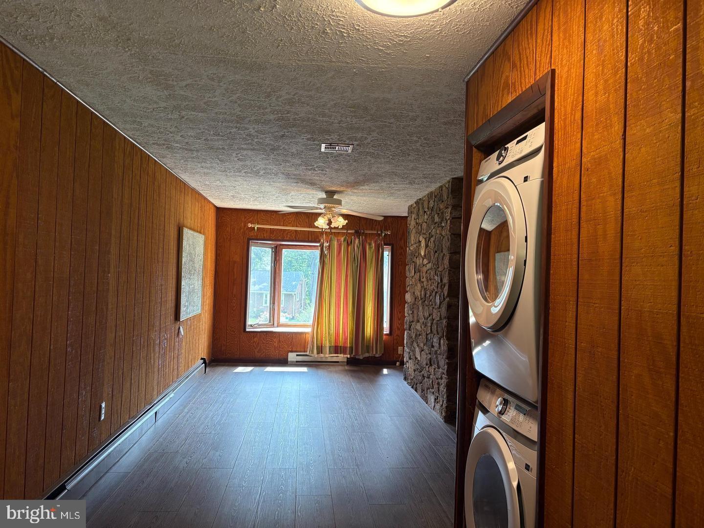 425 Beechcroft Road Winchester, VA 22601 - Photo 7 of 21 a view of a hallway with wooden floor and windows