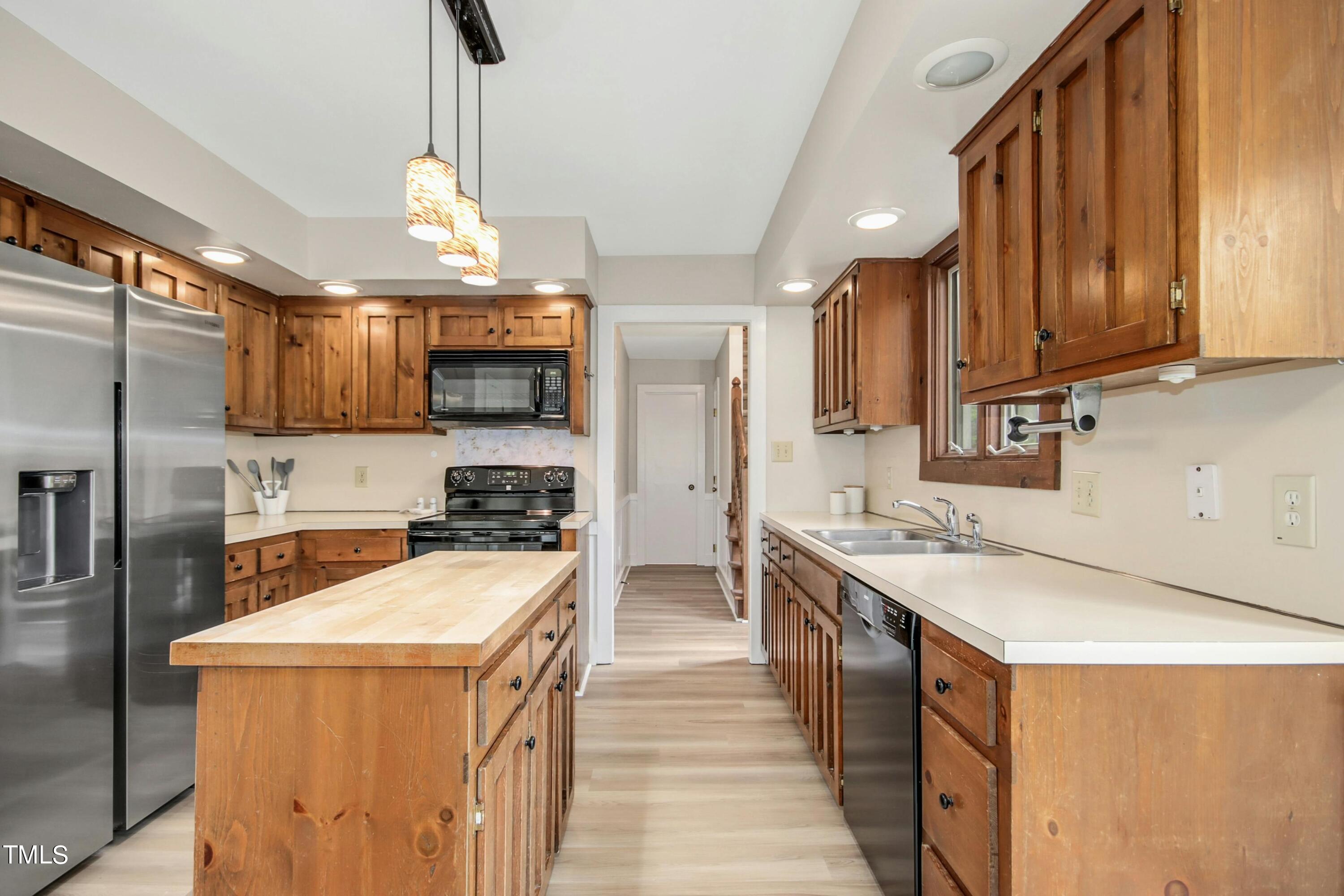 809 Carrington Drive Raleigh, NC 27615 - Photo 10 of 54 008-461046-809_Carrington_Drive_IMG_8856