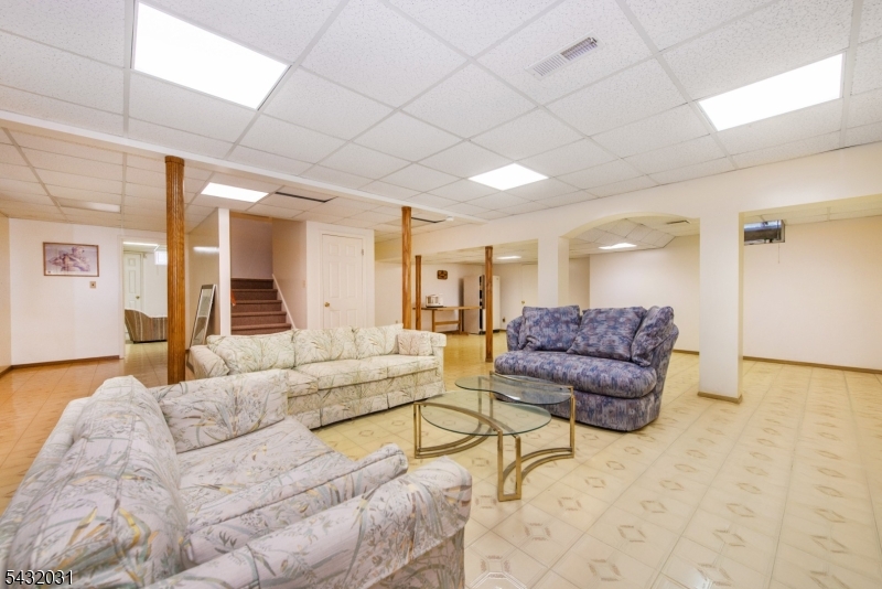 34 Silver Spring Court East Hanover, NJ 07936 - Photo 27 of 40
