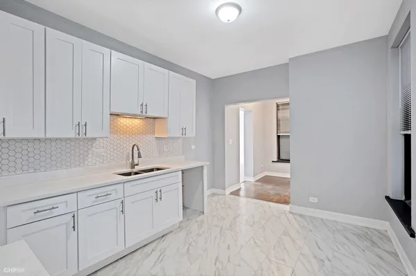 $3,695 | 4359 South King Drive, Unit 3, Chicago, IL 60653