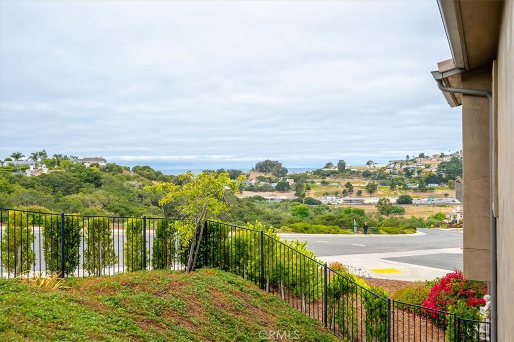 207 Princessa Lane Pismo Beach, CA 93449 - Photo 35 of 38 a view of a city