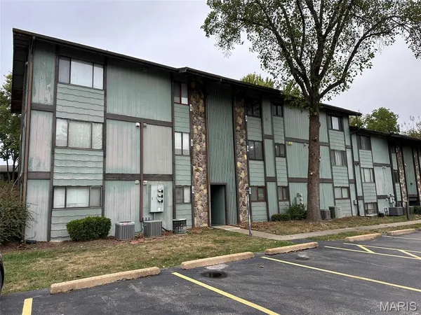 $120,000 | 93 Lemans Court, Unit 93, Lake St. Louis, MO 63367