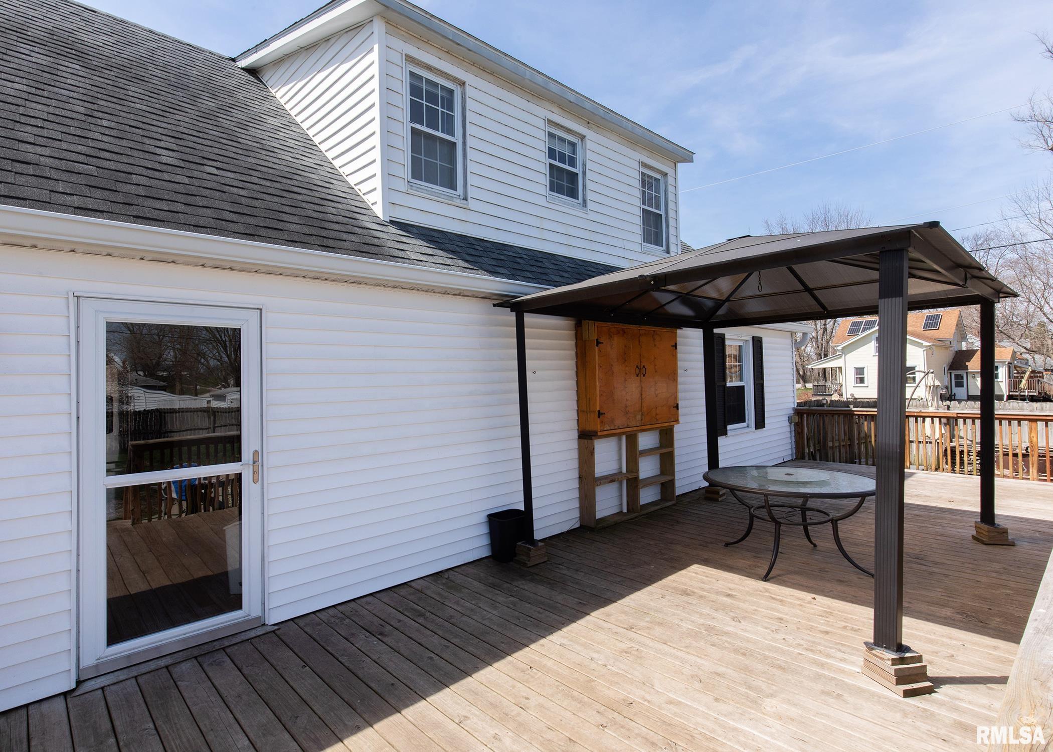 407 Maple Street Colona, IL 61241 - Photo 3 of 32 Gallery Image 3
