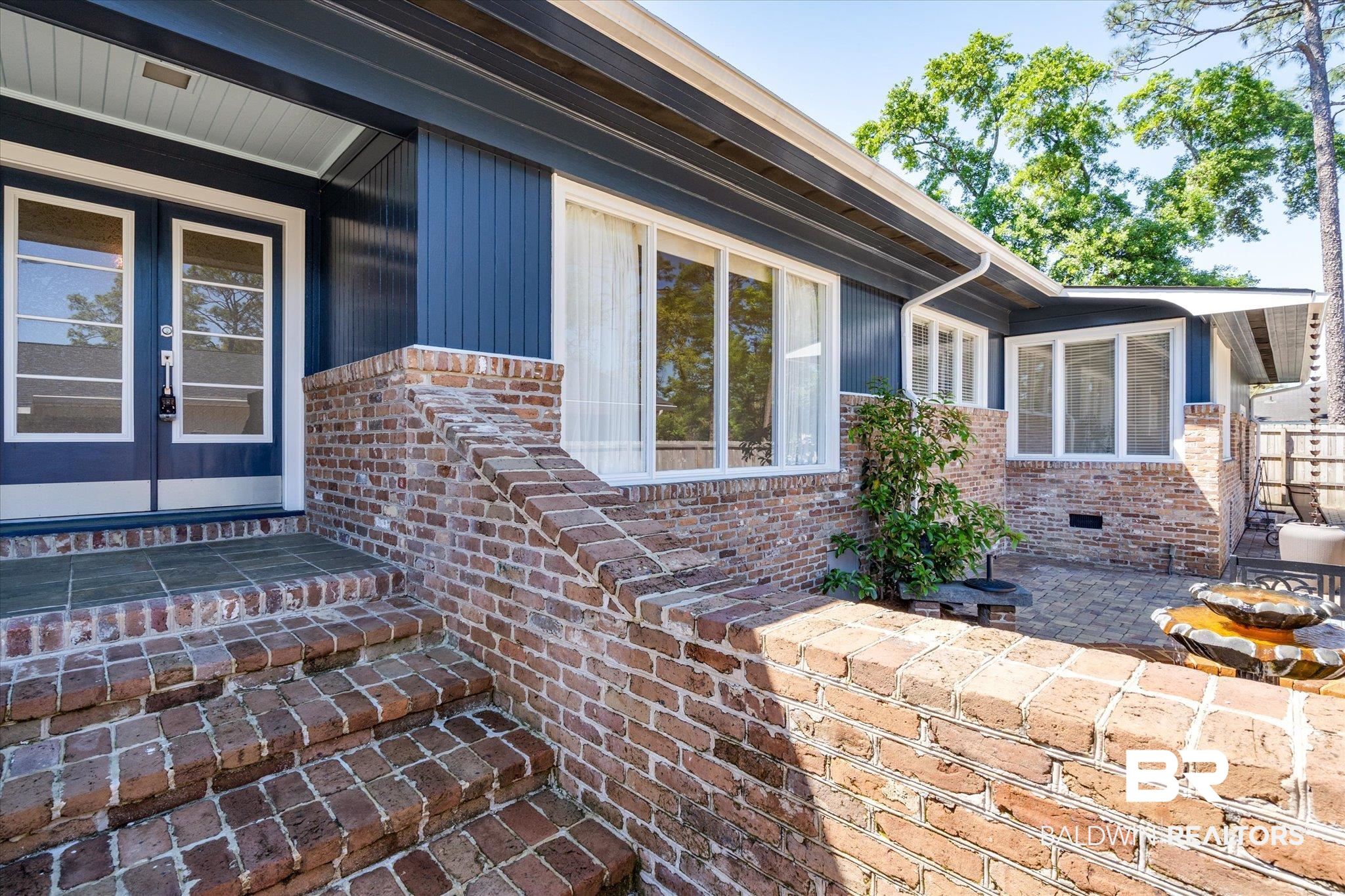 244 Suzanne Circle Mobile, AL 36608 - Photo 2 of 32