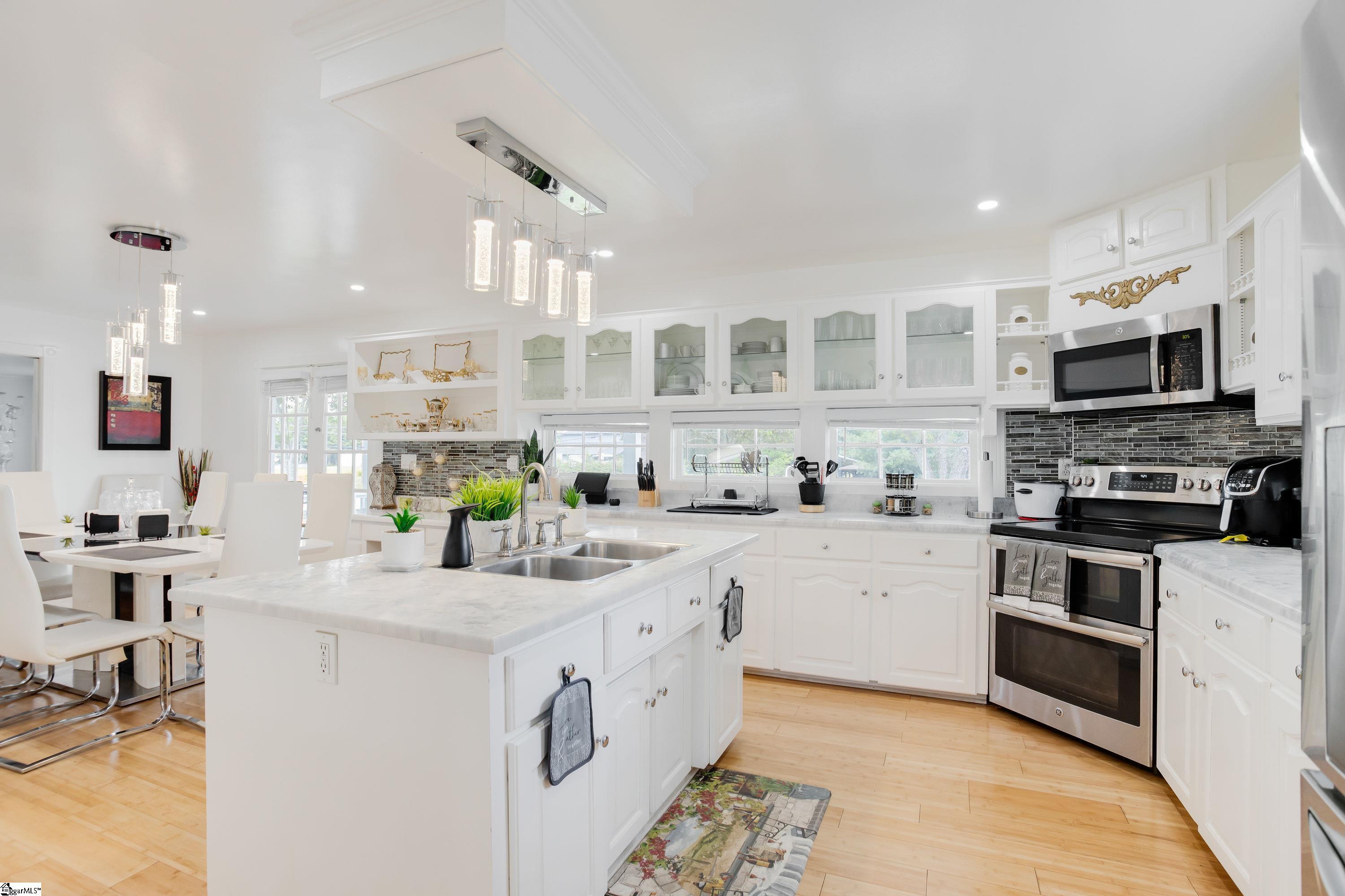 809 Farrs Bridge Road Greenville, SC 29611 - Photo 11 of 34 Gallery Image 11