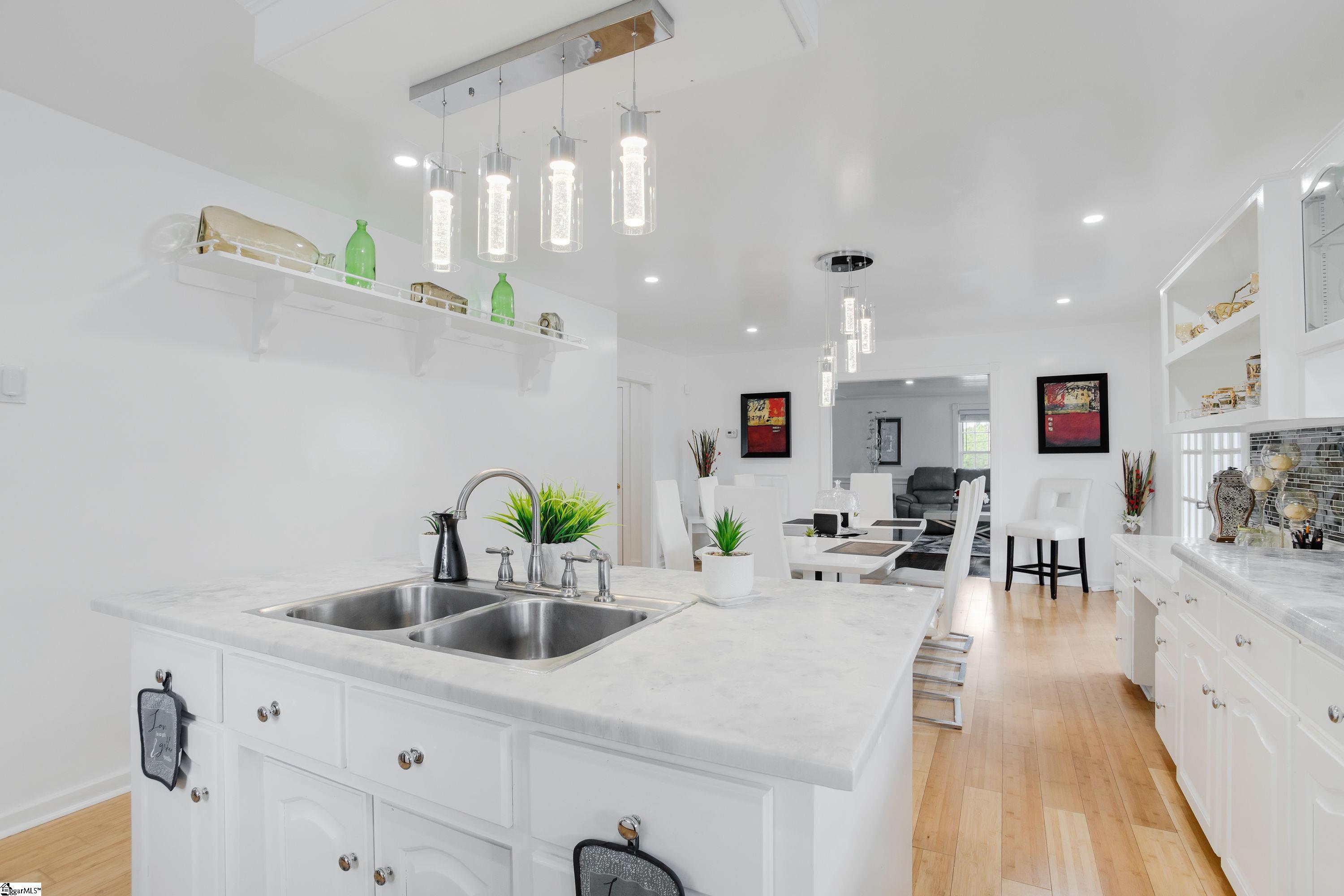 809 Farrs Bridge Road Greenville, SC 29611 - Photo 12 of 34 Gallery Image 12