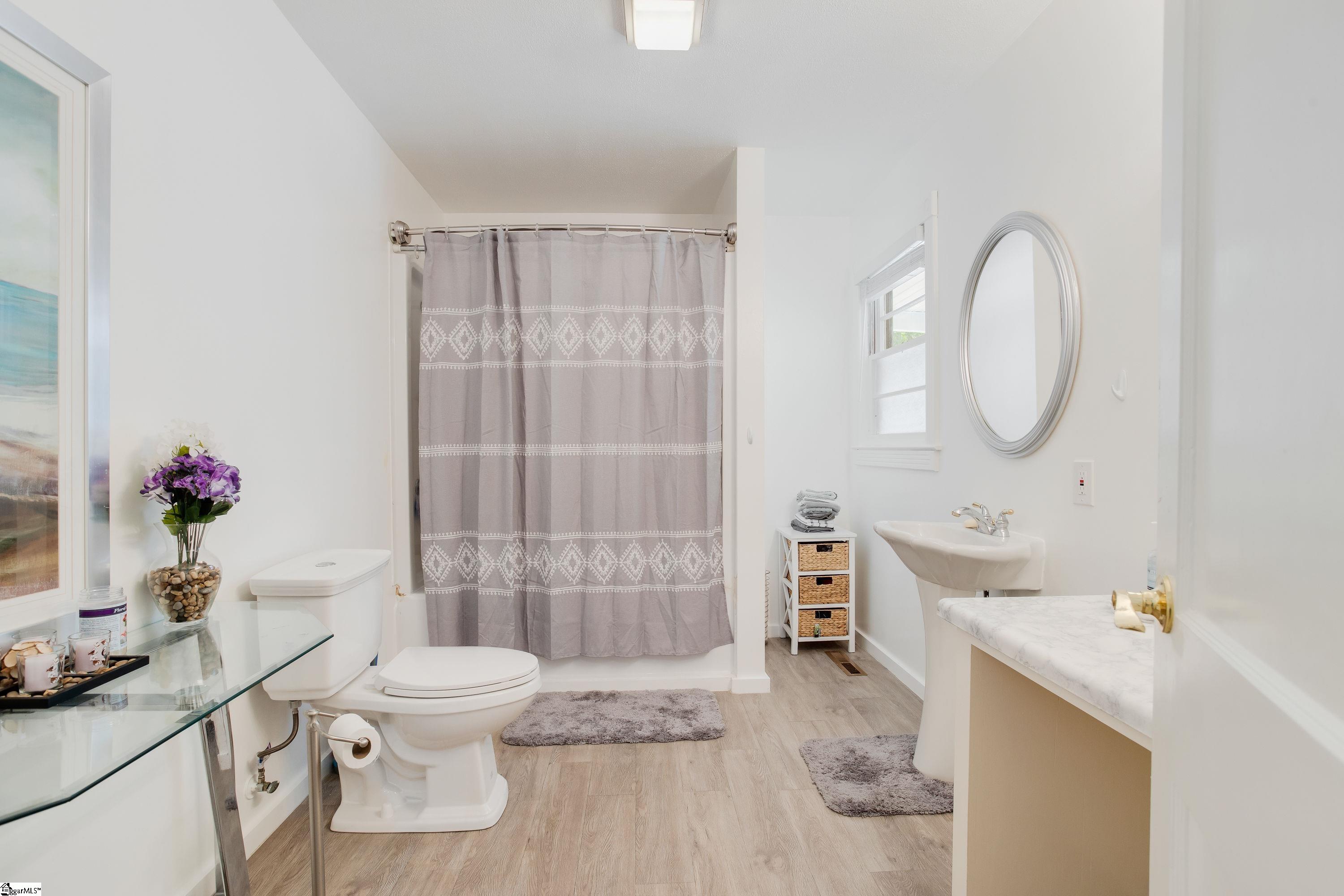 809 Farrs Bridge Road Greenville, SC 29611 - Photo 17 of 34 Gallery Image 17