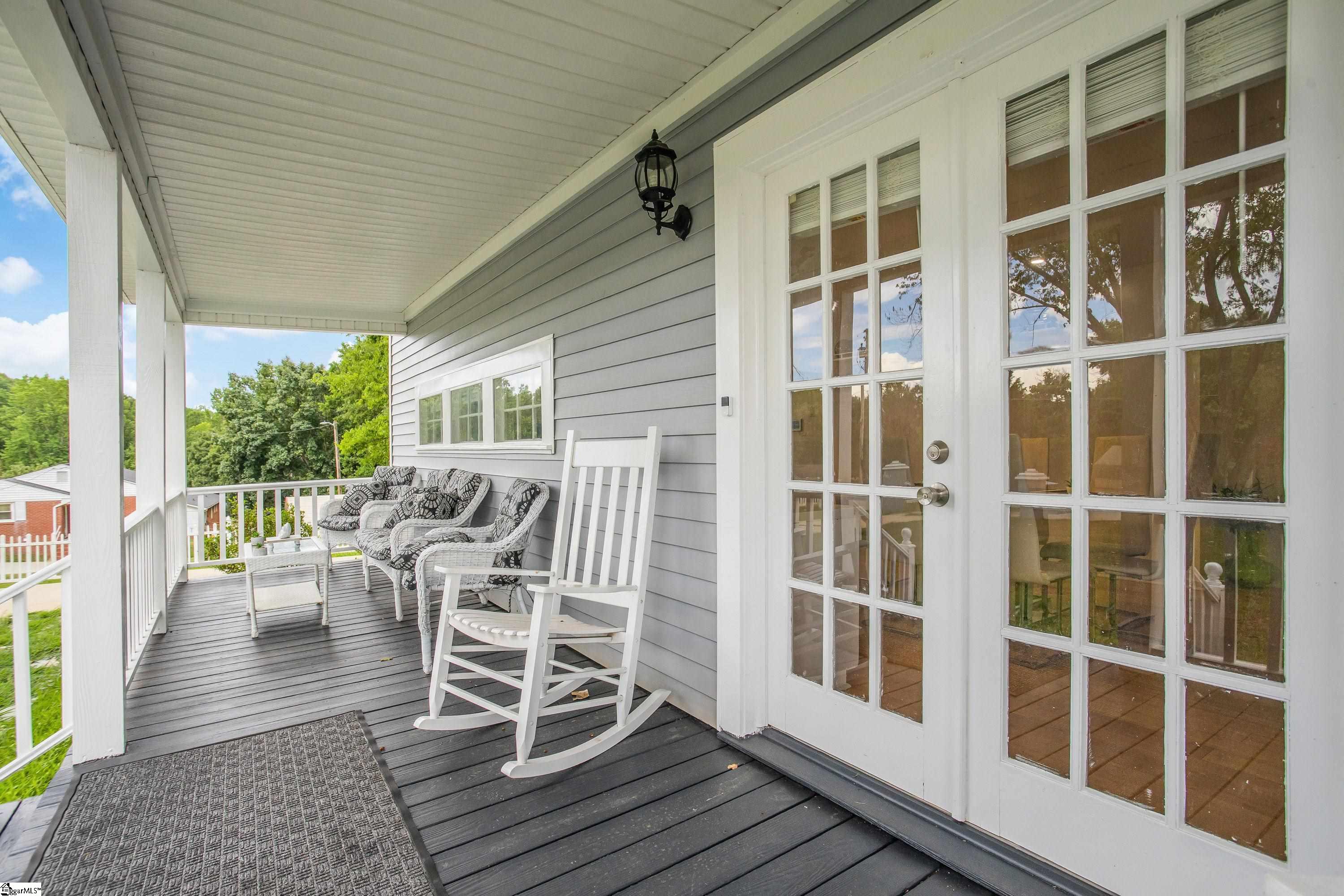 809 Farrs Bridge Road Greenville, SC 29611 - Photo 4 of 34 Gallery Image 4