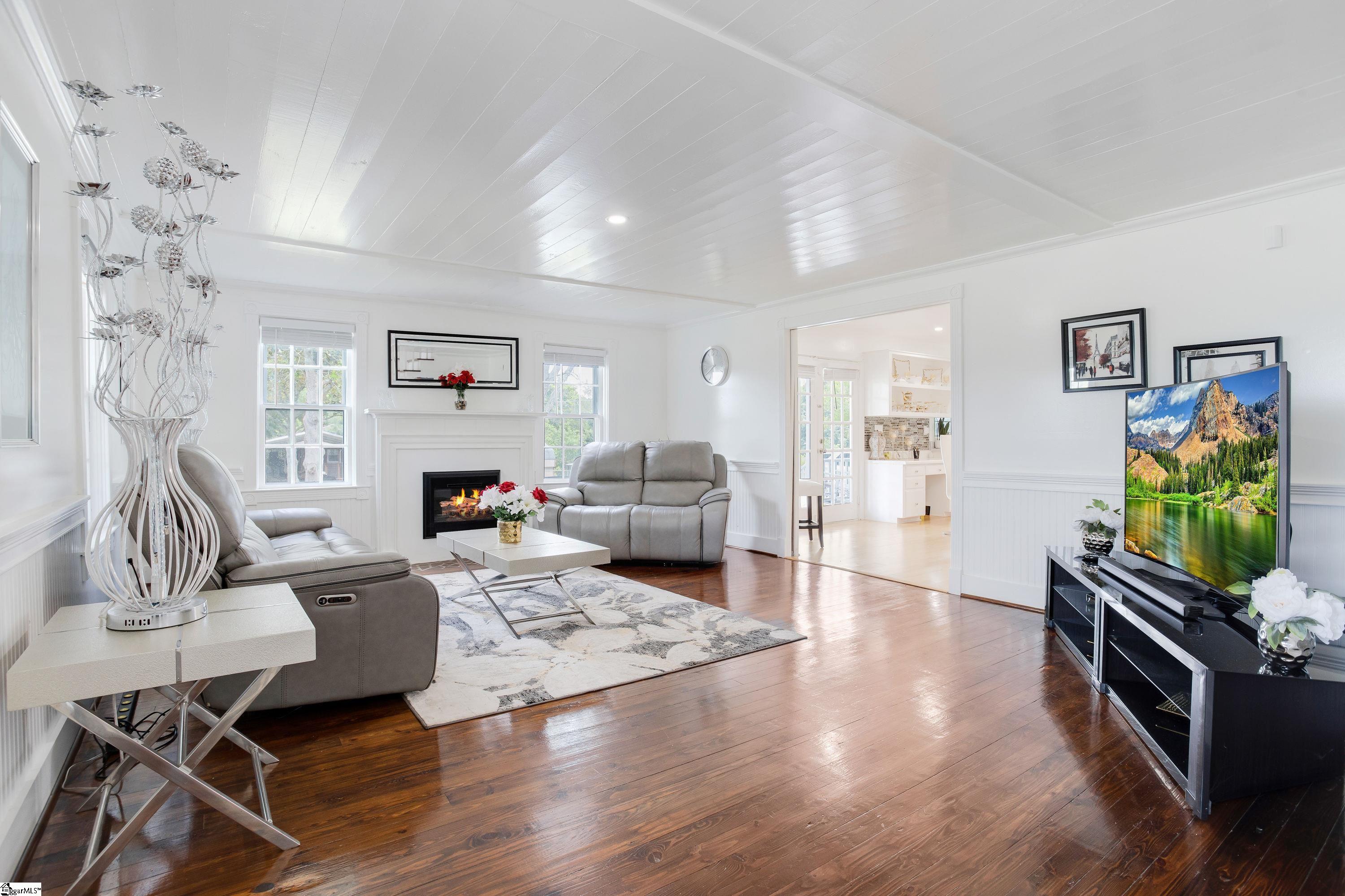 809 Farrs Bridge Road Greenville, SC 29611 - Photo 5 of 34 Gallery Image 5