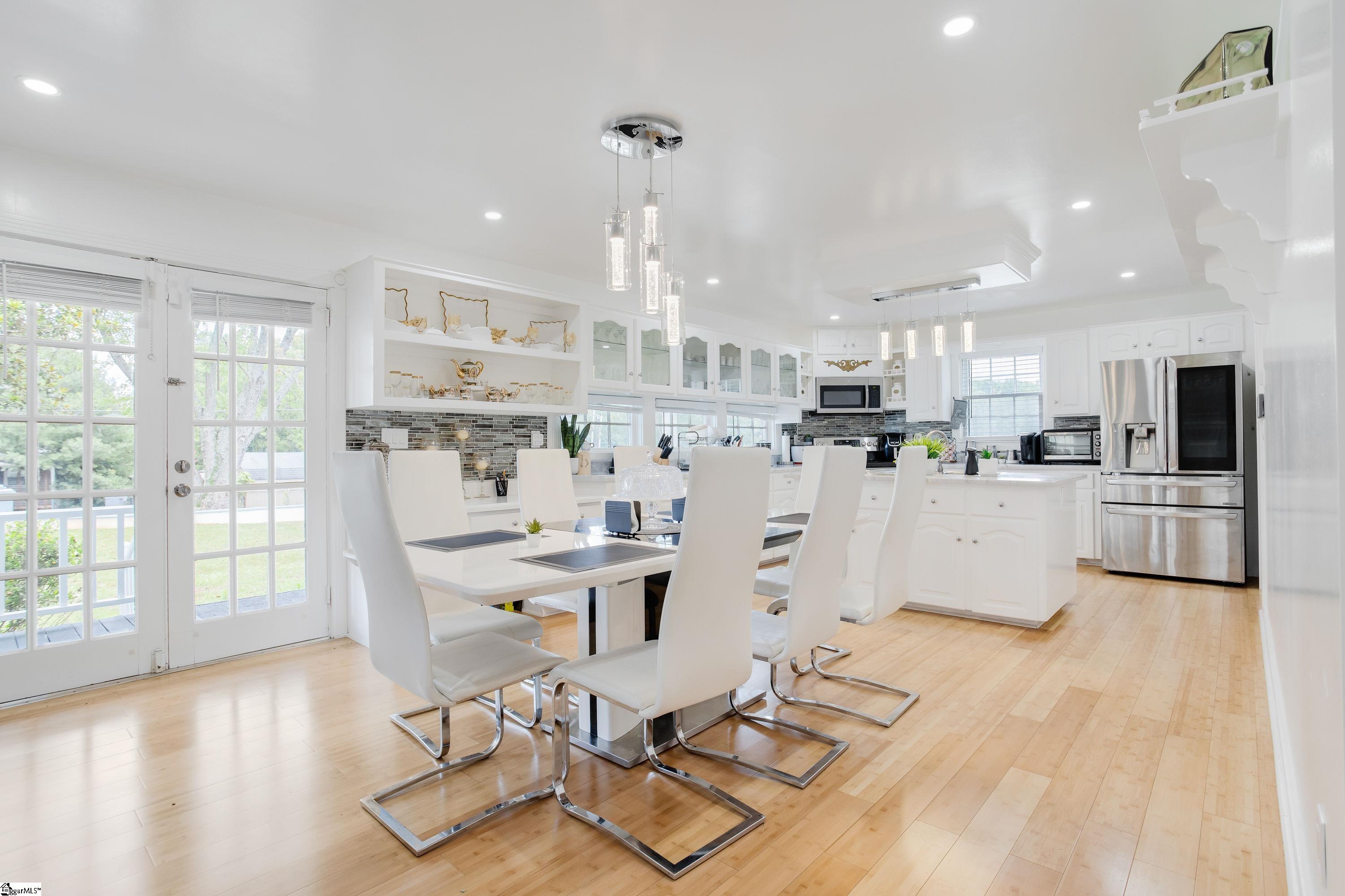 809 Farrs Bridge Road Greenville, SC 29611 - Photo 9 of 34 Gallery Image 9