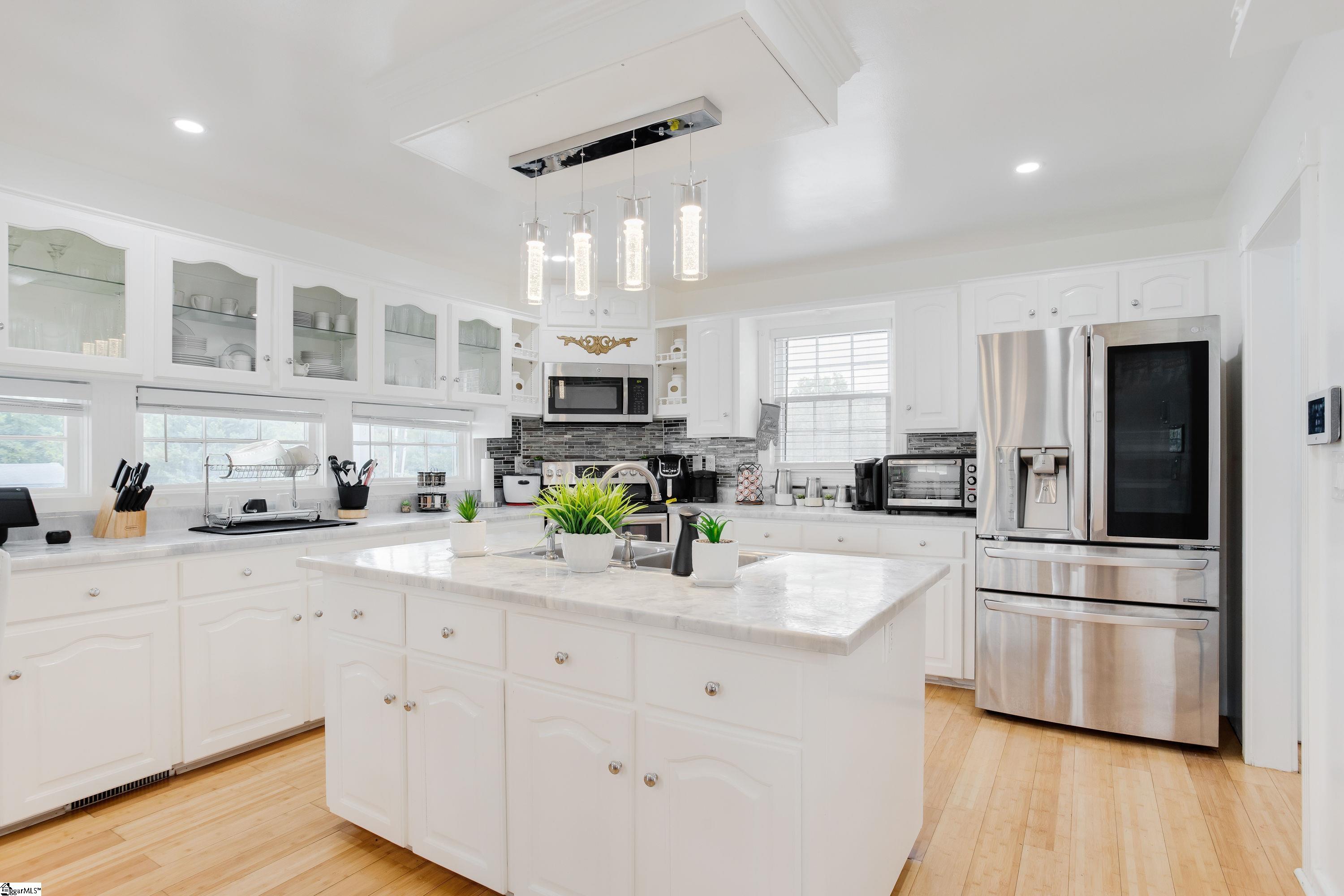 809 Farrs Bridge Road Greenville, SC 29611 - Photo 10 of 34 Gallery Image 10