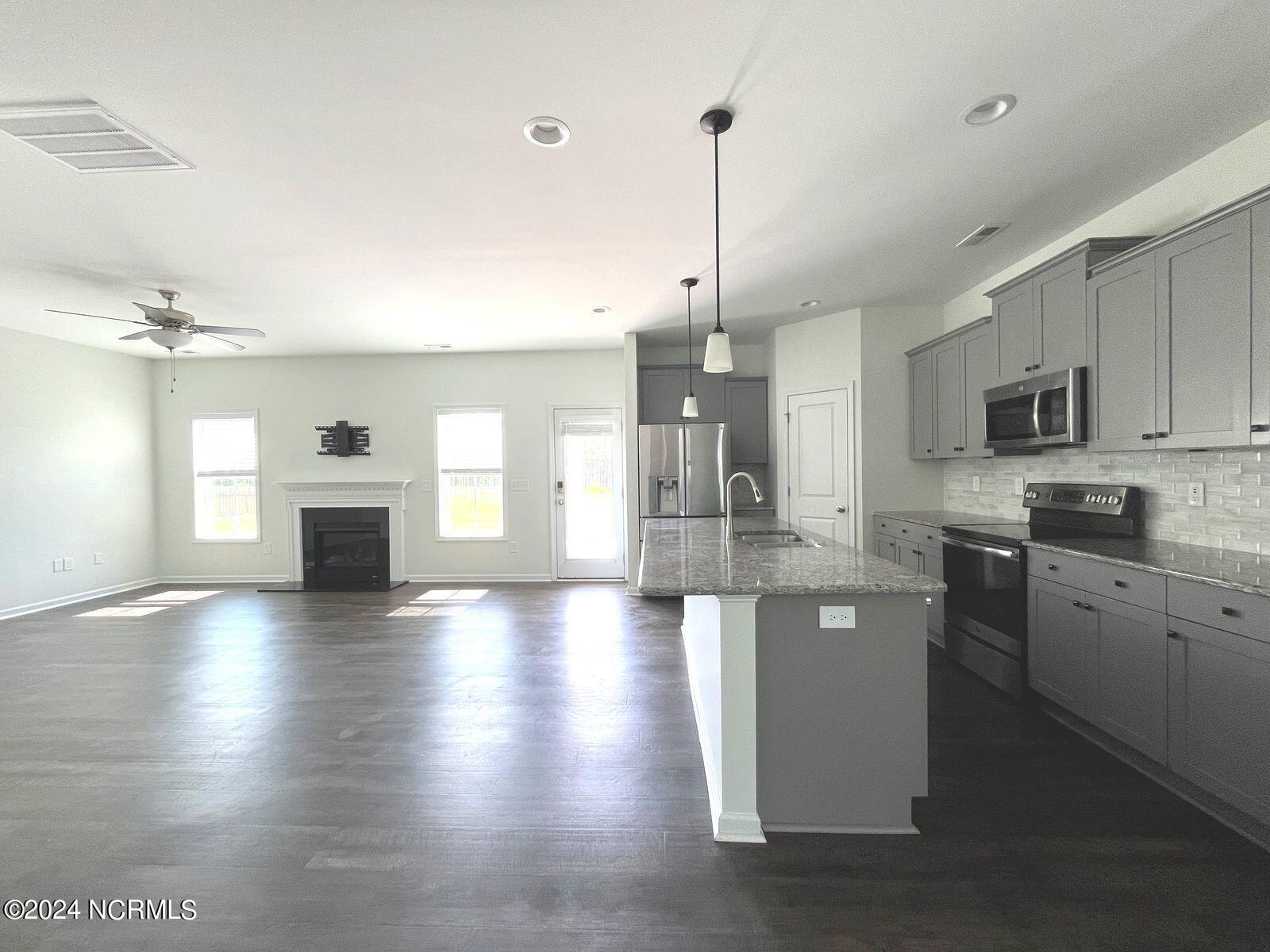 885 Carolina Road Aberdeen, NC 28315 - Photo 4 of 31