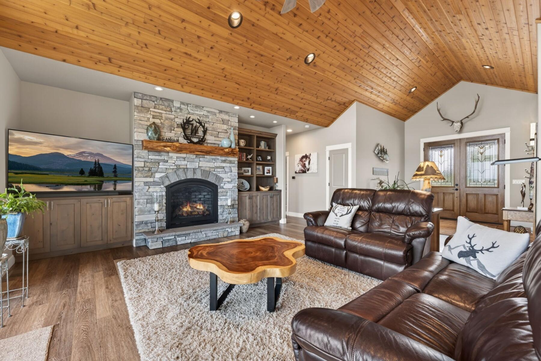 11620 Southwest Pixie Lane Culver, OR 97734 - Photo 5 of 53 a living room with furniture and a fireplace