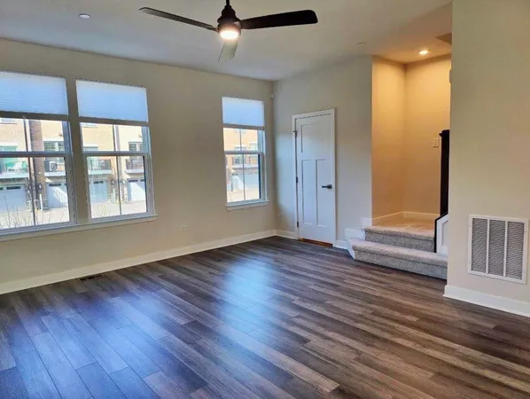 $3,950 | 319 Elm Ct., Unit 319, Mount Prospect, IL 60056