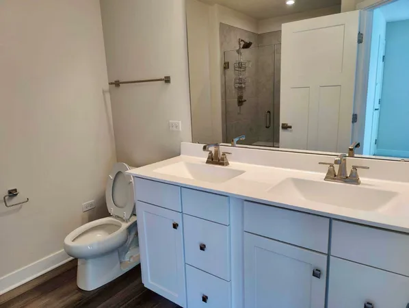 $3,950 | 319 Elm Ct., Unit 319, Mount Prospect, IL 60056