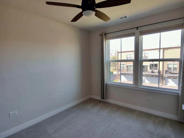 $3,950 | 319 Elm Ct., Unit 319, Mount Prospect, IL 60056