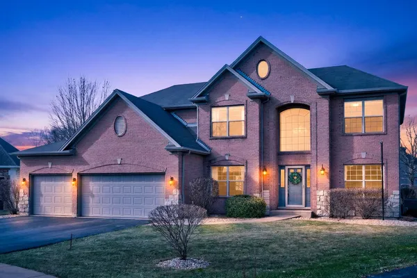 $524,000 | 368 Kingsbury Drive, DeKalb, IL 60115