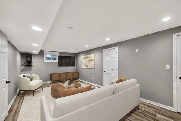 $524,000 | 368 Kingsbury Drive, DeKalb, IL 60115