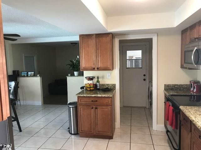 6809 Merion Court Pompano Beach, FL 33068 - Photo 3 of 10 Photo 3