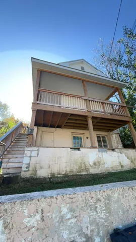 a view of a white building