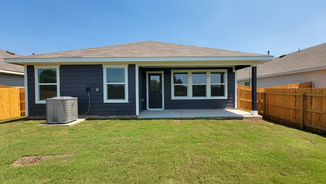 $1,900 | 245 Texoma Street, Kyle, TX 78640