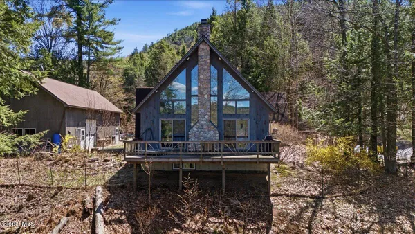 $775,000 | 2082 South Shore Road, Hadley, NY 12835