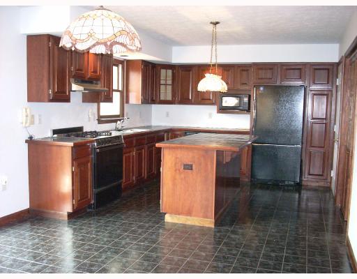 143 McBride Road Canonsburg, PA 15317 - Photo 4 of 8 Kitchen.