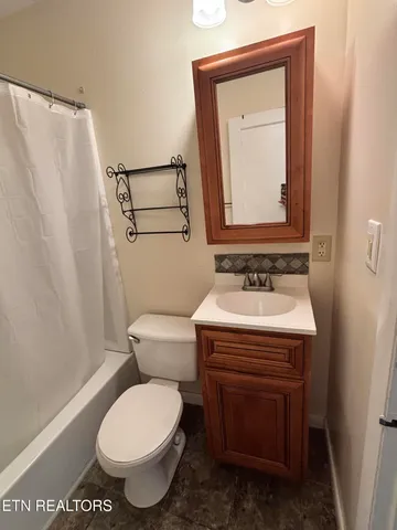 $165,000 | 206 Long Drive, Harriman, TN 37748