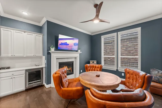 $739,900 | 205 Friesian Lane, The Woodlands, TX 77382