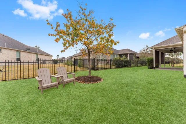 $739,900 | 205 Friesian Lane, The Woodlands, TX 77382