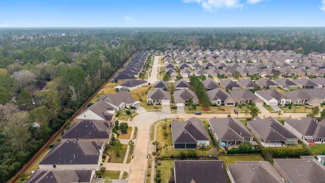 $739,900 | 205 Friesian Lane, The Woodlands, TX 77382