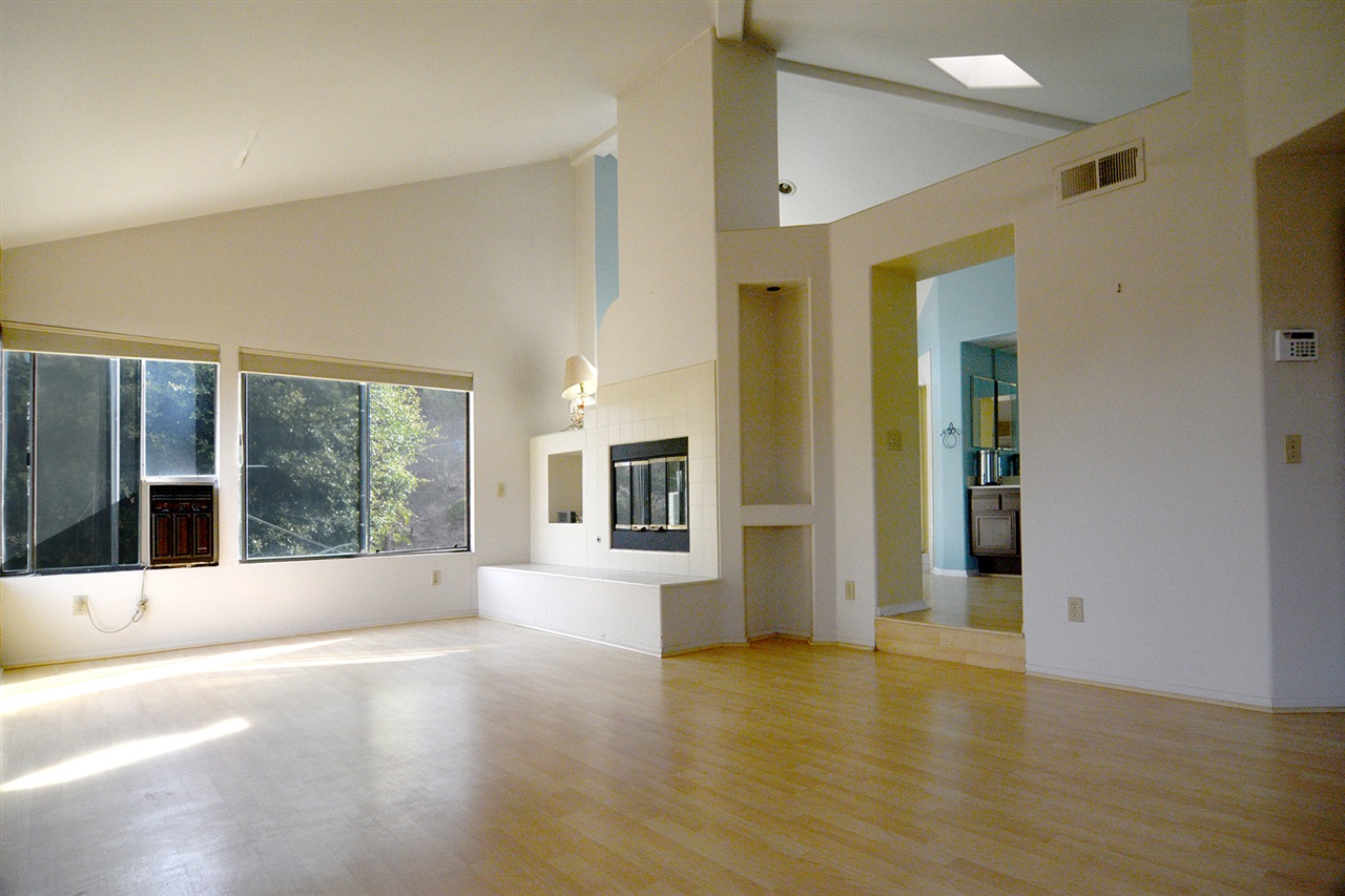 2989 Racetrack View Drive Del Mar, CA 92014 - Photo 14 of 25