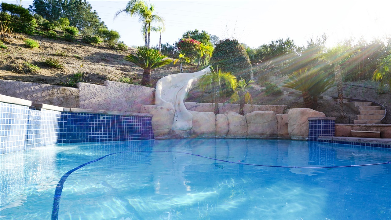 2989 Racetrack View Drive Del Mar, CA 92014 - Photo 3 of 25