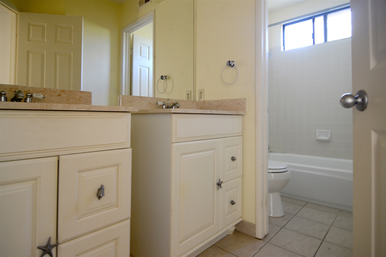 2989 Racetrack View Drive Del Mar, CA 92014 - Photo 23 of 25