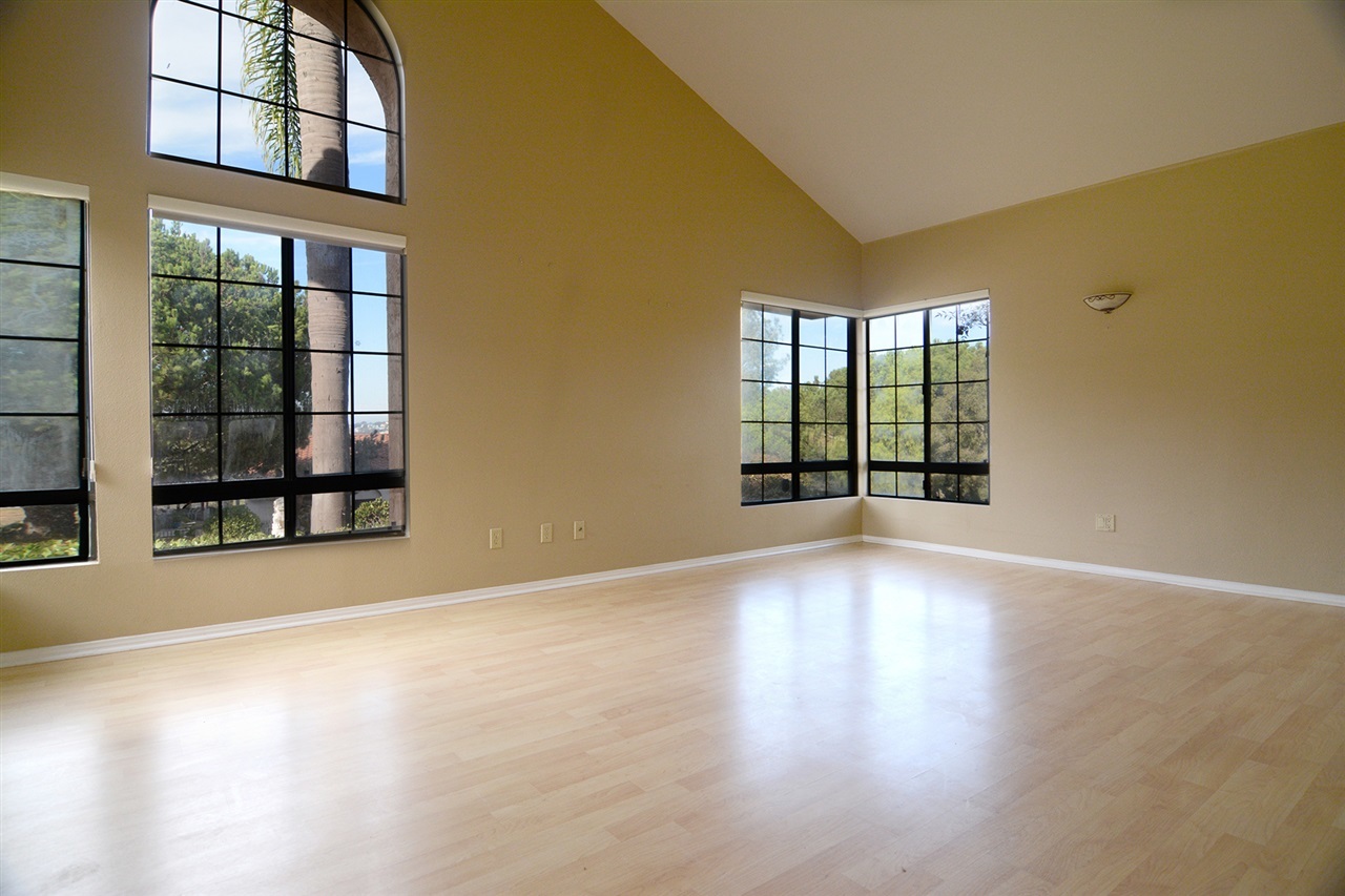 2989 Racetrack View Drive Del Mar, CA 92014 - Photo 5 of 25