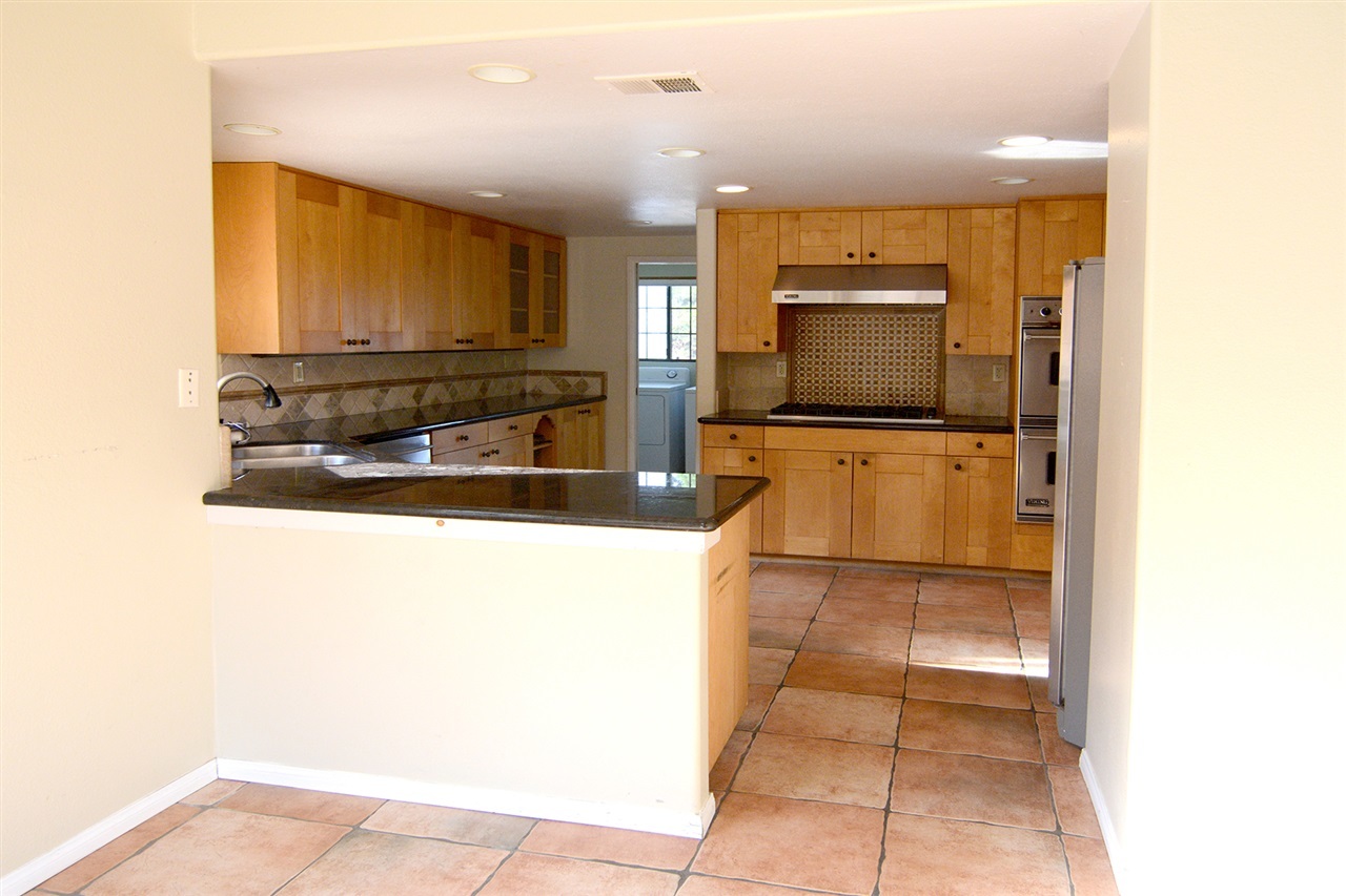 2989 Racetrack View Drive Del Mar, CA 92014 - Photo 7 of 25