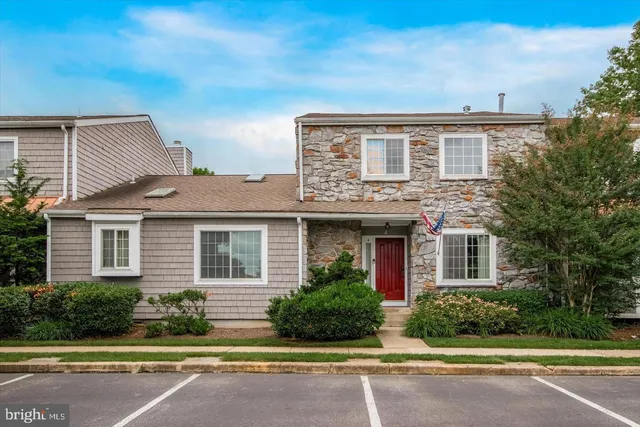 $3,600 | 4 Lantern Lane, Unit 4, Chesterbrook, PA 19087