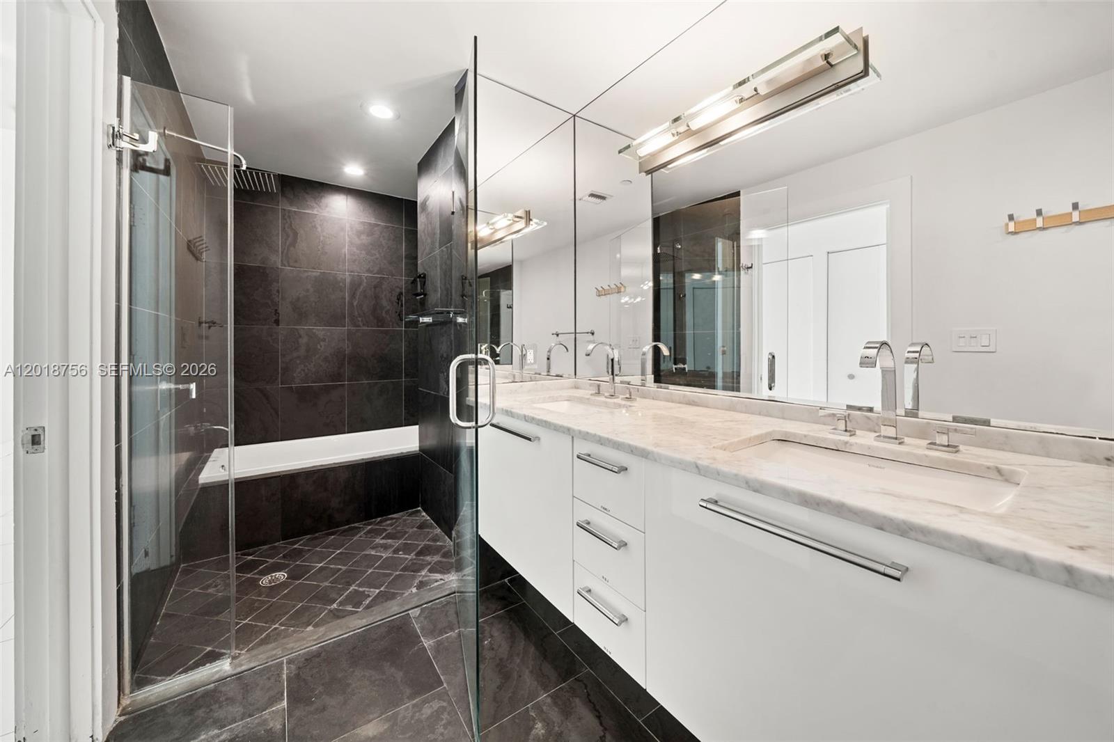 900 Biscayne Boulevard, Unit 5602 Miami, FL 33132 - Photo 20 of 38