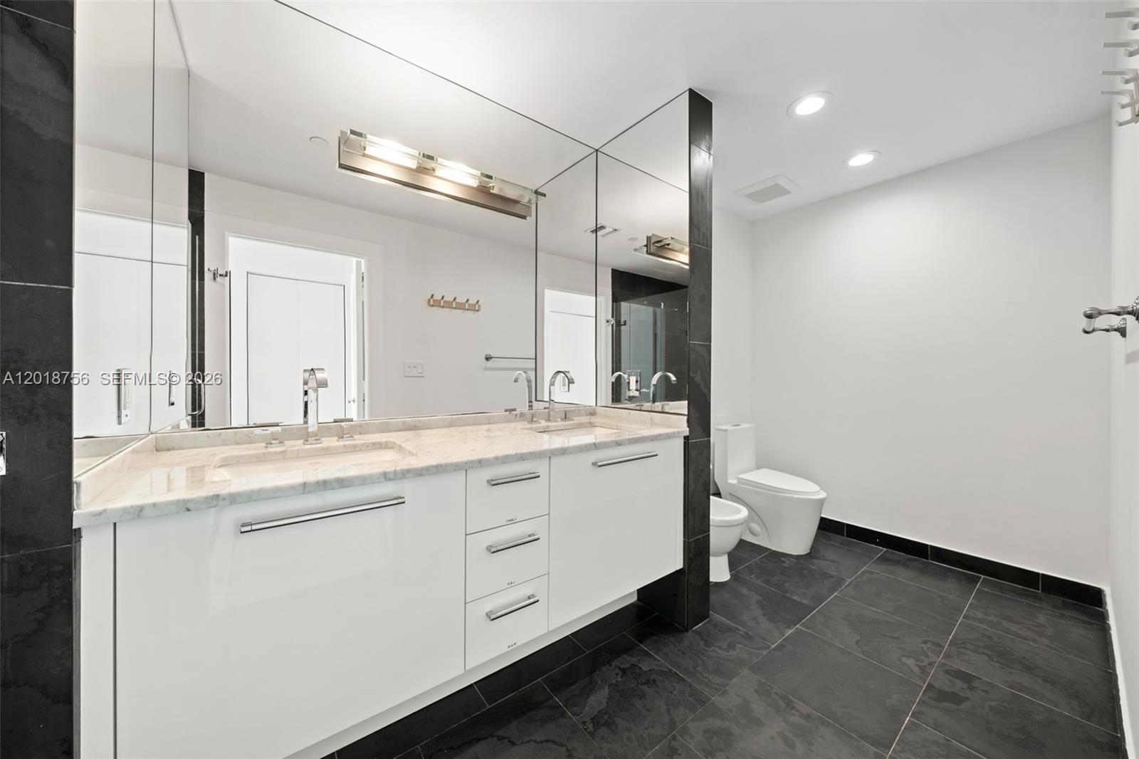 900 Biscayne Boulevard, Unit 5602 Miami, FL 33132 - Photo 31 of 38