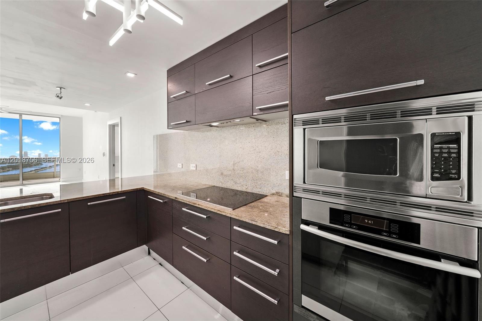 900 Biscayne Boulevard, Unit 5602 Miami, FL 33132 - Photo 4 of 38