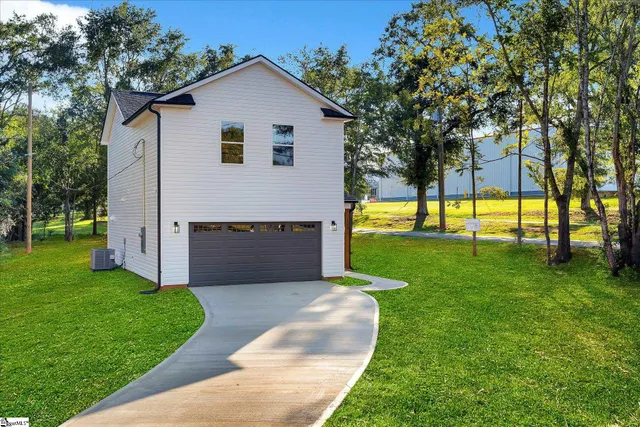 $278,995 | 1129 Old Spartanburg Highway, Wellford, SC 29365