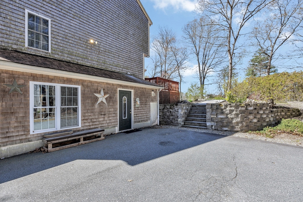 331 Braley Hill Road Rochester, MA 02770 - Photo 6 of 42