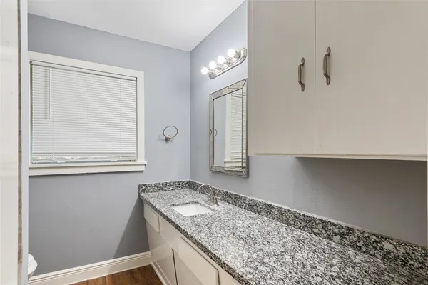 $1,800 | 10502 Royal Oaks Drive, Houston, TX 77016