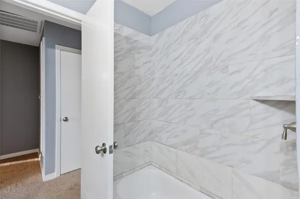 $1,800 | 10502 Royal Oaks Drive, Houston, TX 77016