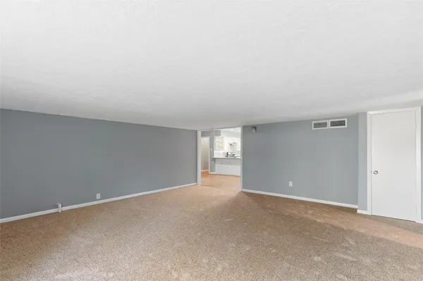 $1,800 | 10502 Royal Oaks Drive, Houston, TX 77016