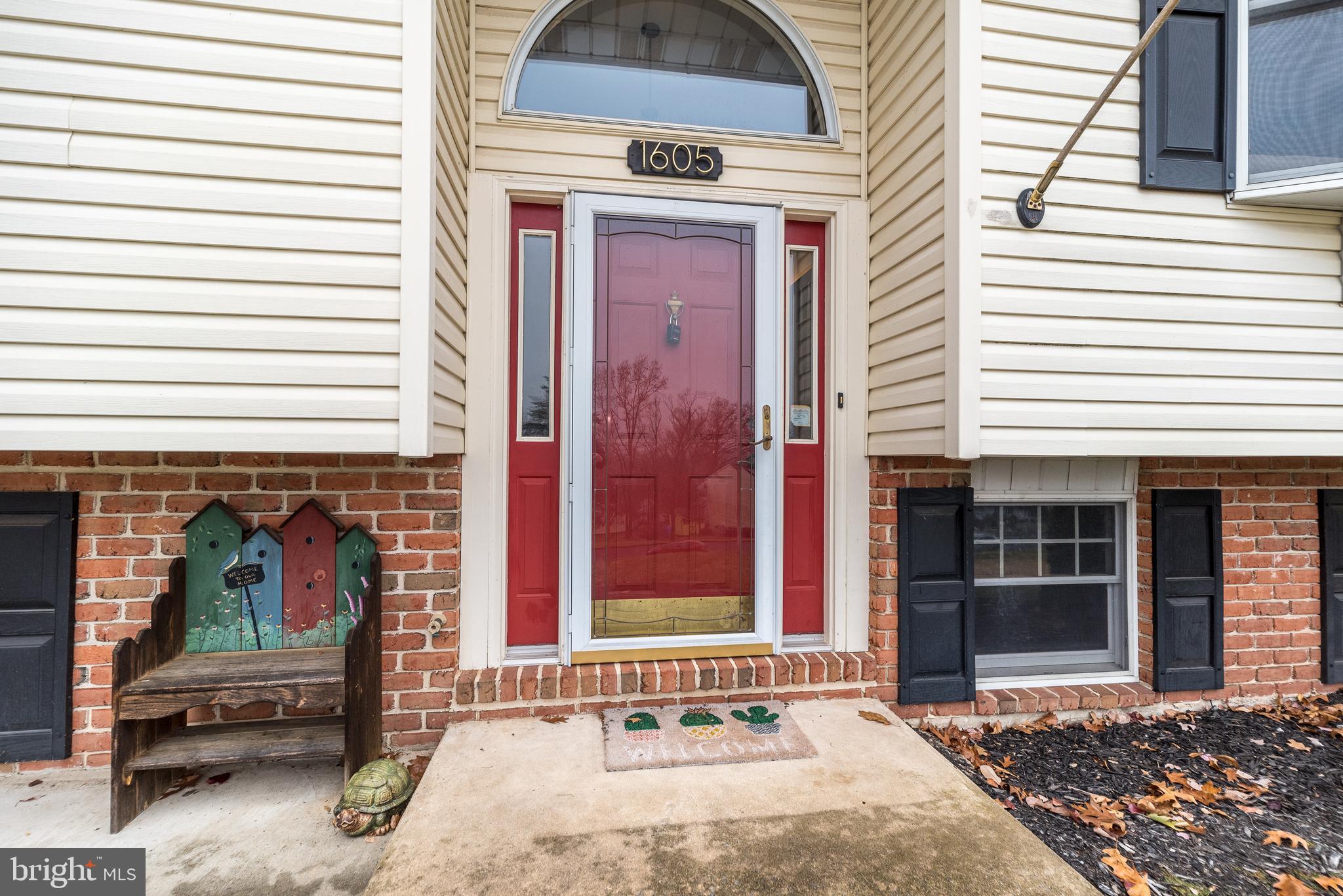 1605 North Valley Road Pottstown, PA 19464 - Photo 4 of 49 Front door