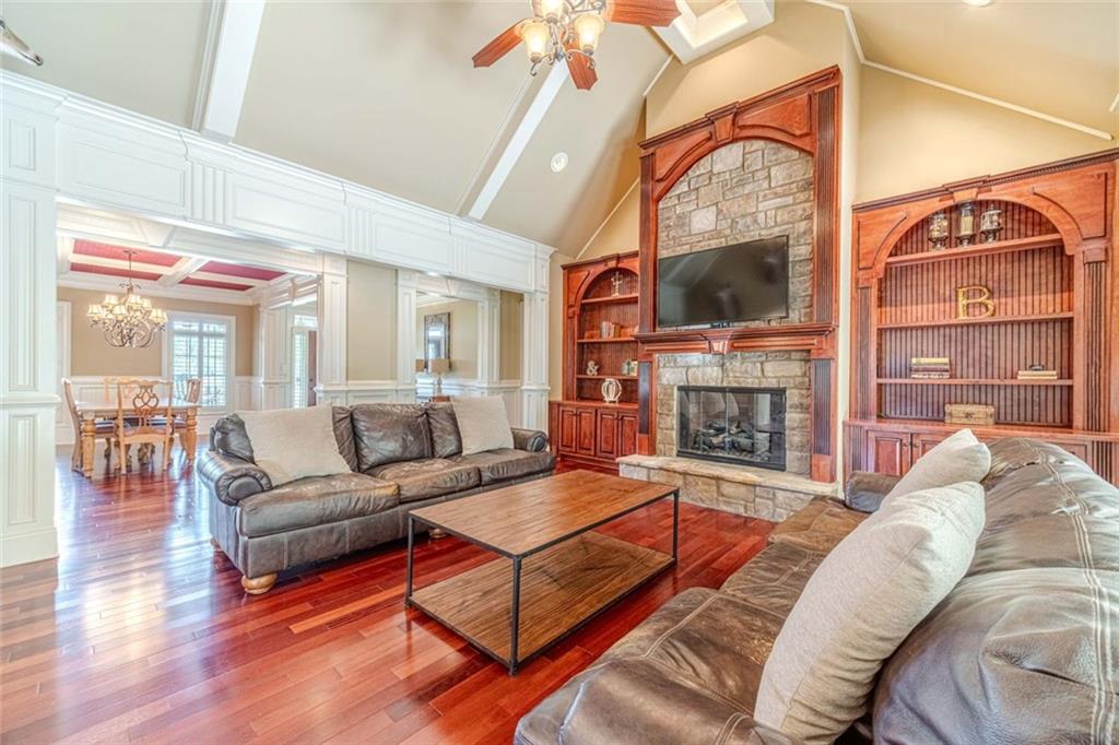 2124 Stonegate Way Monroe, GA 30656 - Photo 4 of 52