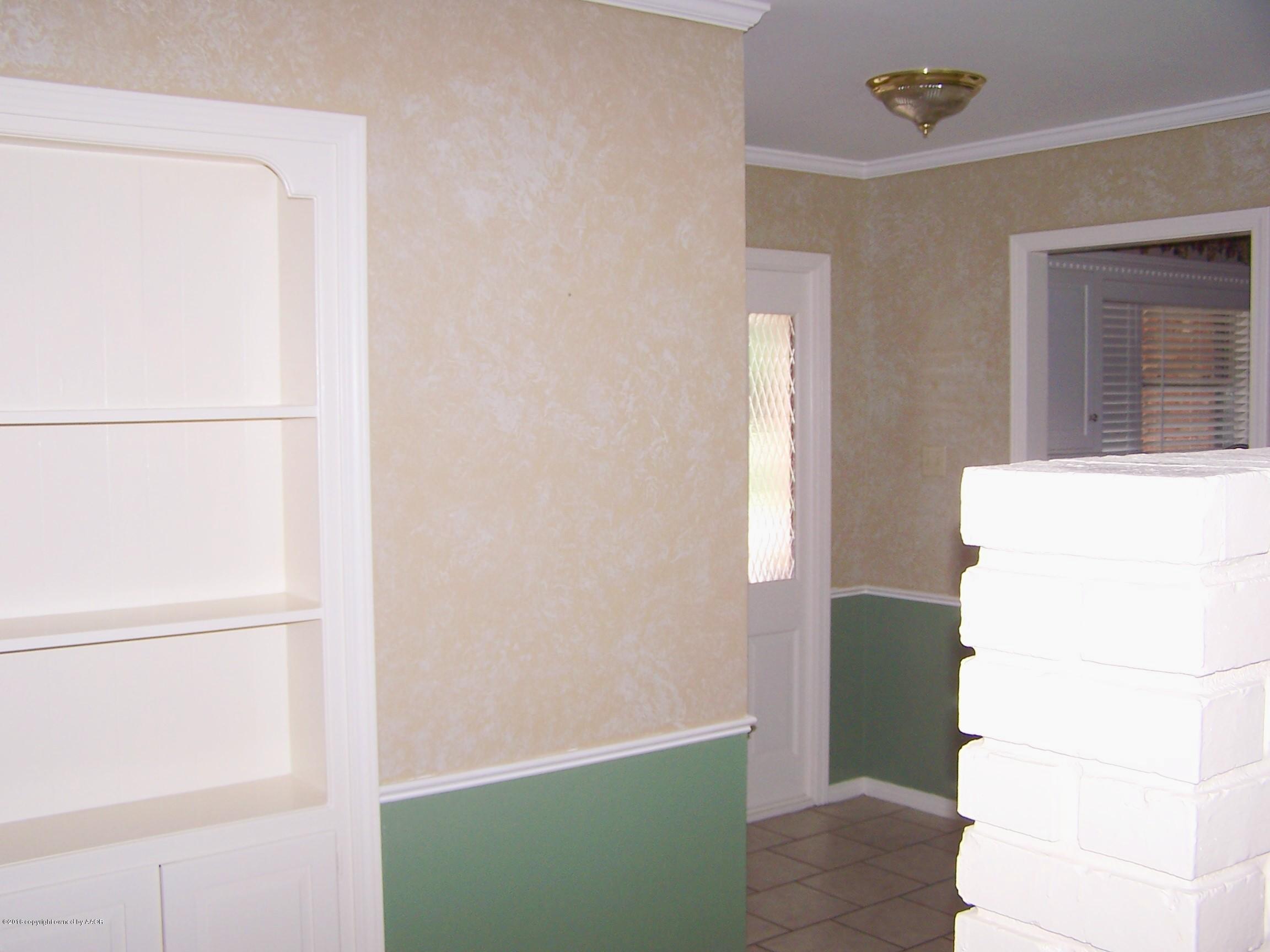 3321 Bedford Road Amarillo, TX 79106 - Photo 6 of 9 Unusual Entry