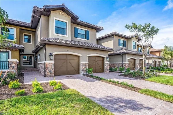$3,700 | 15257 Zeno Way, Unit 202, Naples, FL 34114
