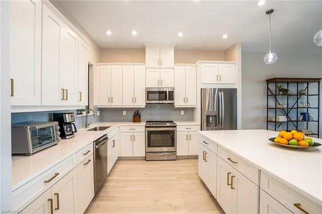 $4,150 | 15257 Zeno Way, Unit 202, Naples, FL 34114